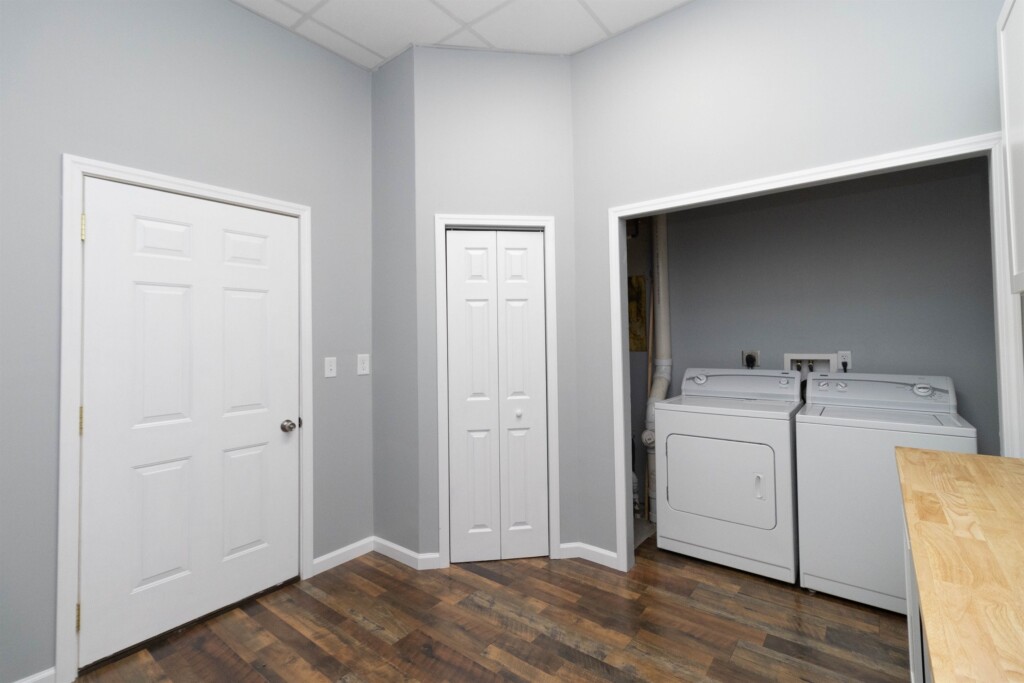 8aeee77e1d4d41cfb1e8a493df807fde LargeOriginal.jpg